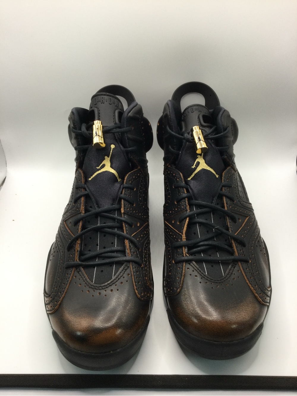 Jordan Men's Black Sneakers with Gold Jumpman